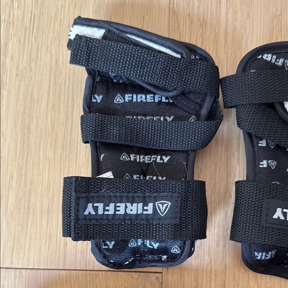 Black and White Youth Protective Gear Set - Picture 5 of 11